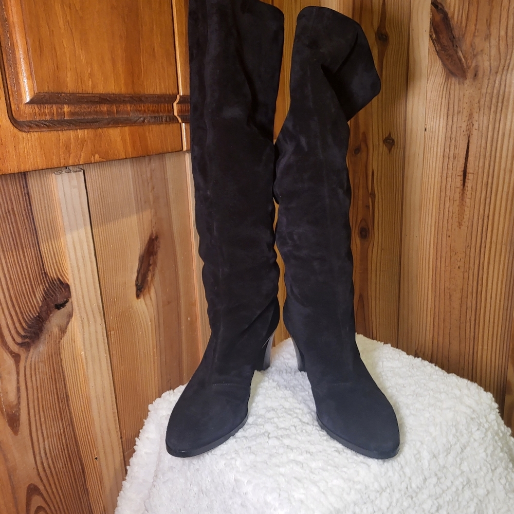 VINCE suade knee high women's boots, made in ITALY, black, size 7.5M, 3" heel.